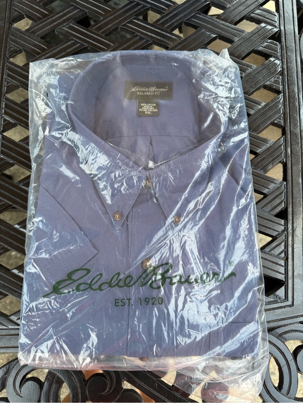 Eddie Bauer Short Sleeve Button-Down Shirt - Picture 2 of 3